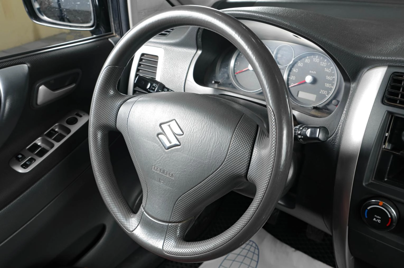 Suzuki Liana 11 из 16