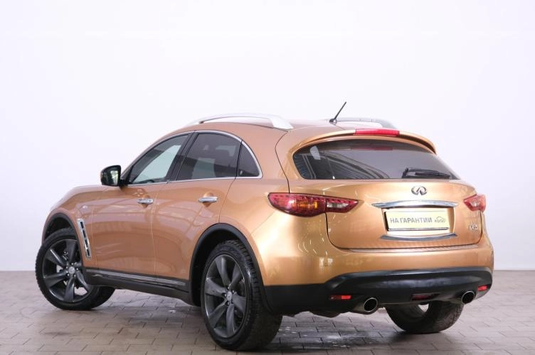 Infiniti FX35 4 из 6