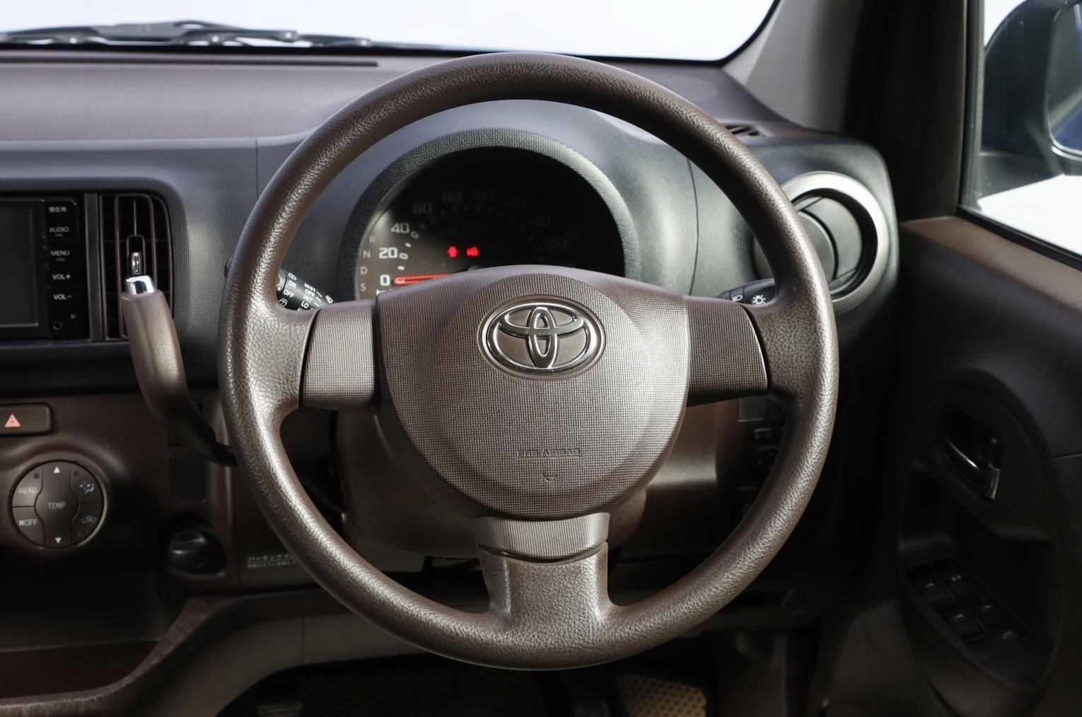 Toyota Passo 10 из 15