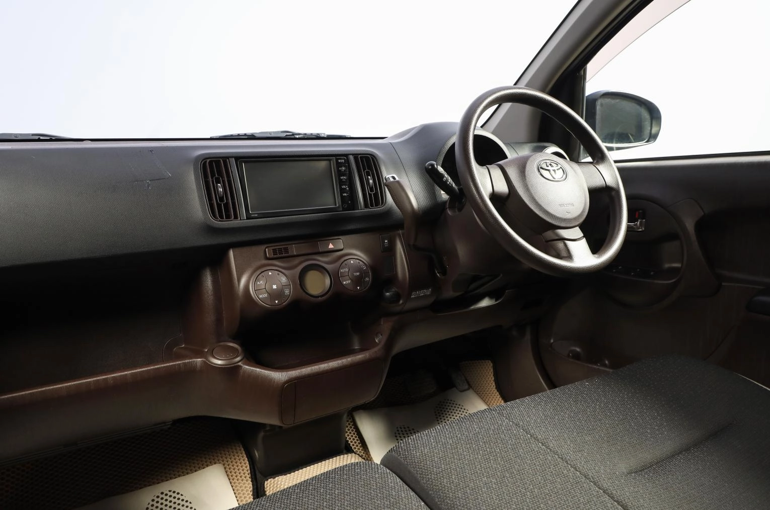 Toyota Passo 13 из 15