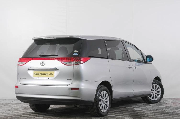 Toyota Estima 6 из 6