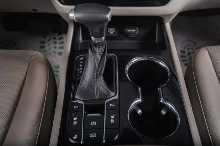 KIA Carnival 16 из 19