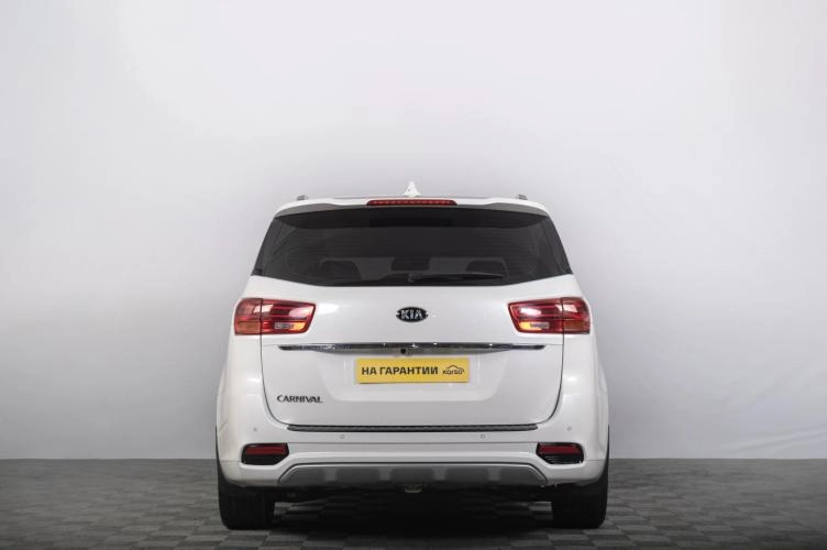 KIA Carnival 4 из 6