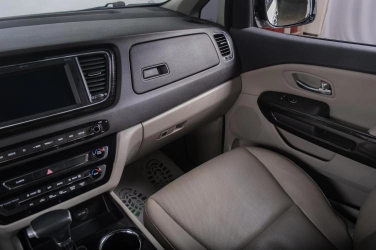 KIA Carnival 12 из 19