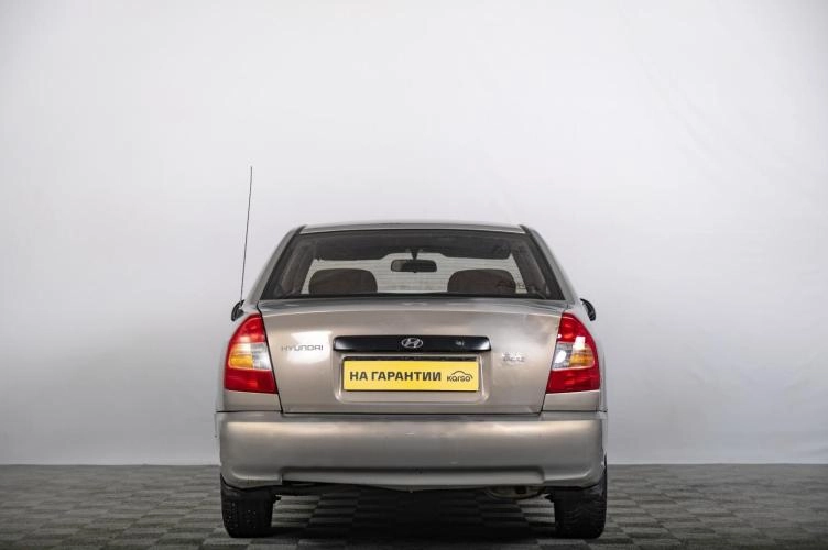 Hyundai Accent 4 из 6
