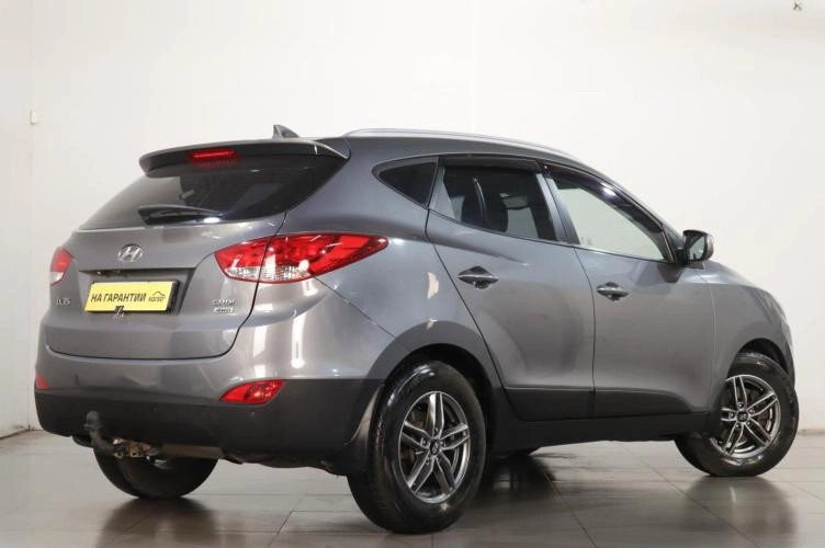 Hyundai ix35 4 из 6