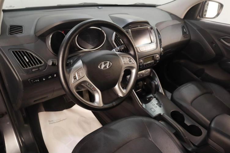 Hyundai ix35 8 из 18