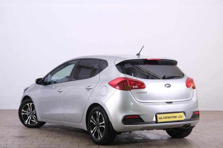 KIA cee'd 4 из 6