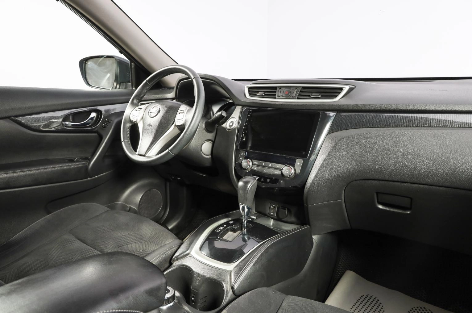 Nissan X-Trail 16 из 18