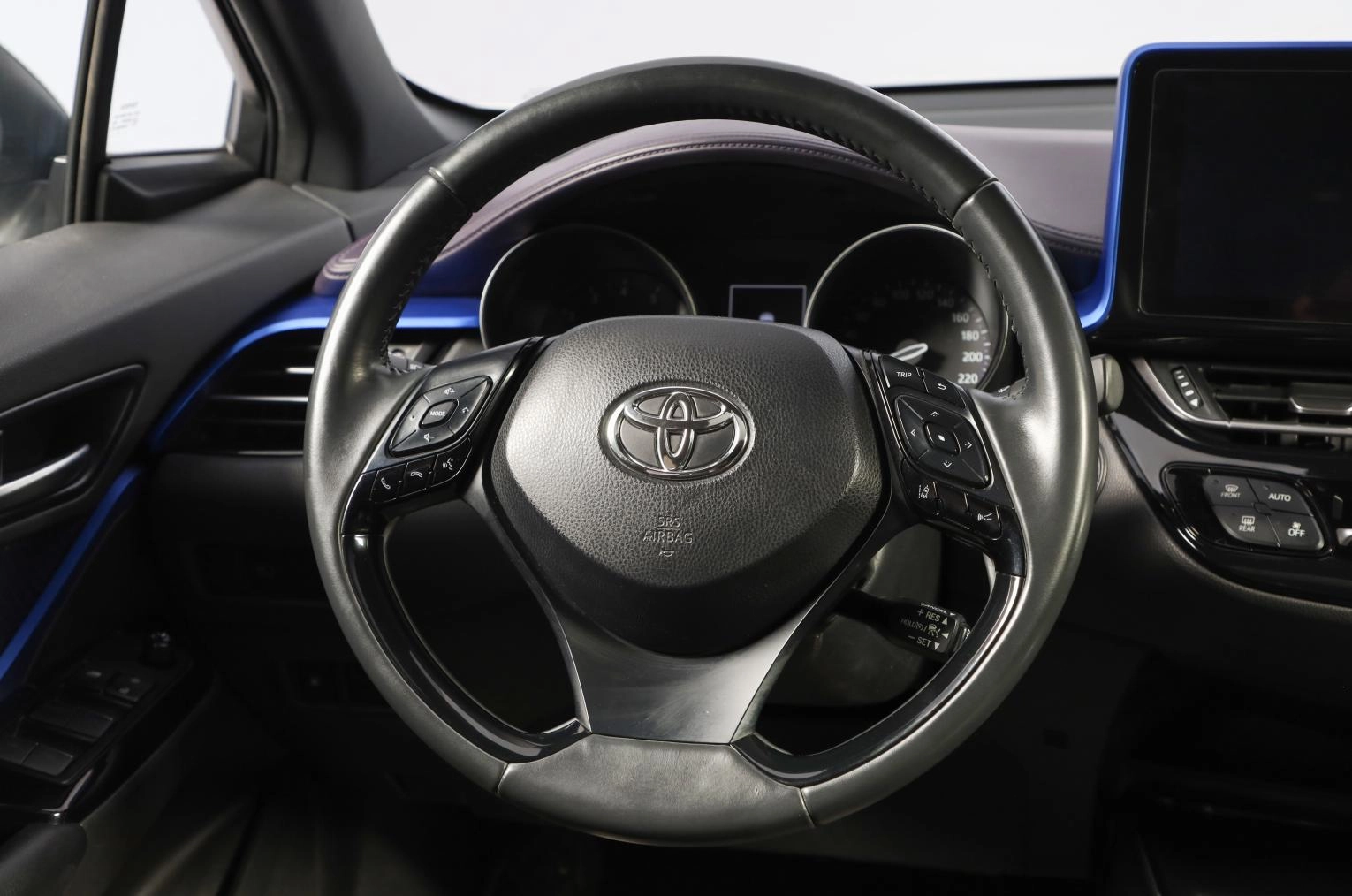Toyota C-HR 10 из 19