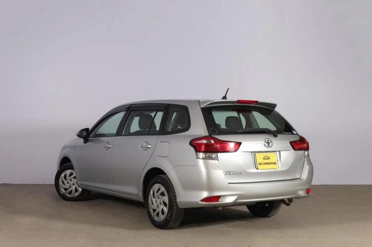 Toyota Corolla Fielder 6 из 6