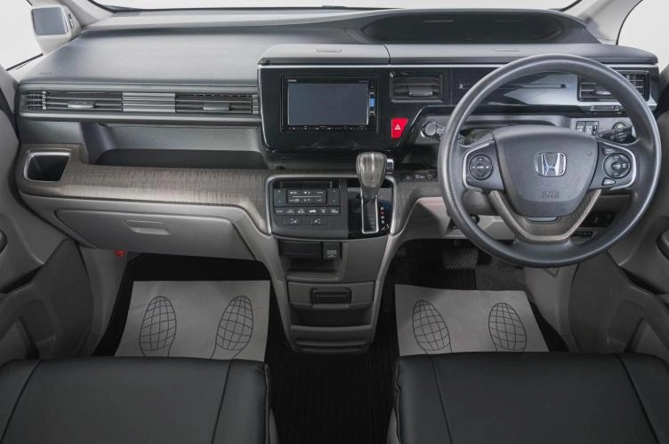 Honda Stepwgn 13 из 25