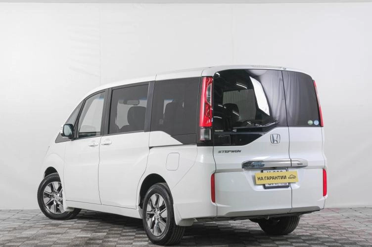 Honda Stepwgn 4 из 6