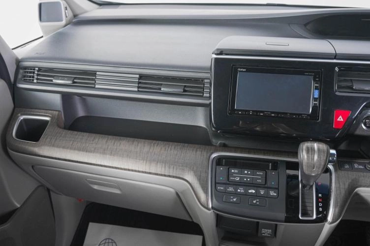 Honda Stepwgn 12 из 25