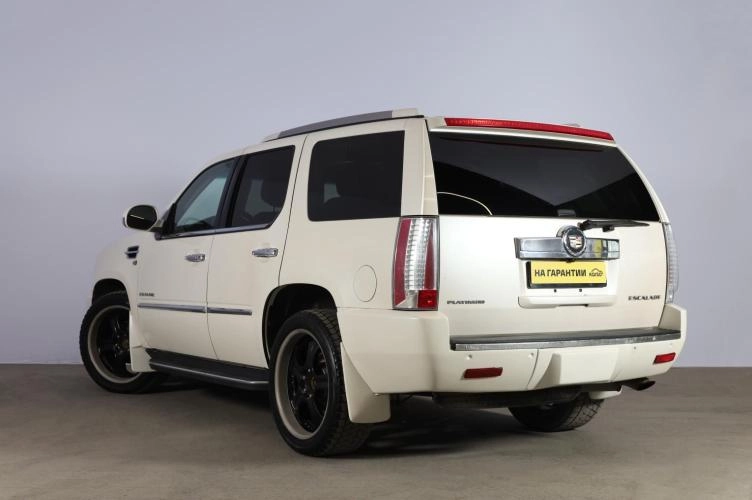Cadillac Escalade 4 из 6