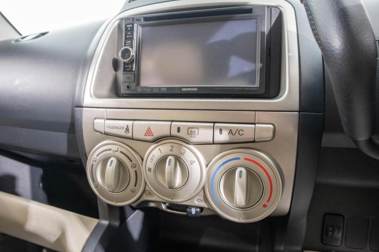 Toyota Passo 16 из 21