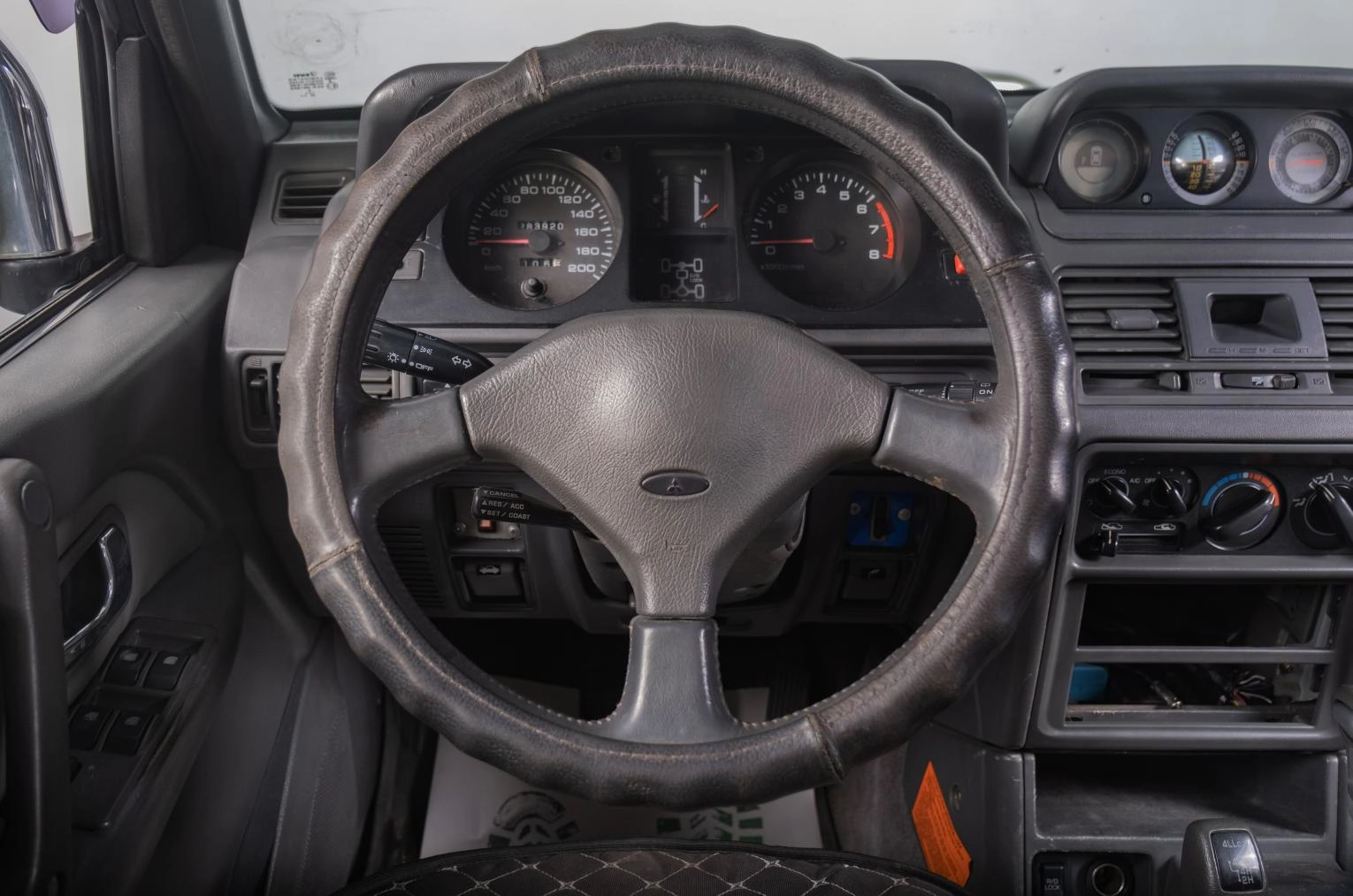 Mitsubishi Pajero 12 из 18