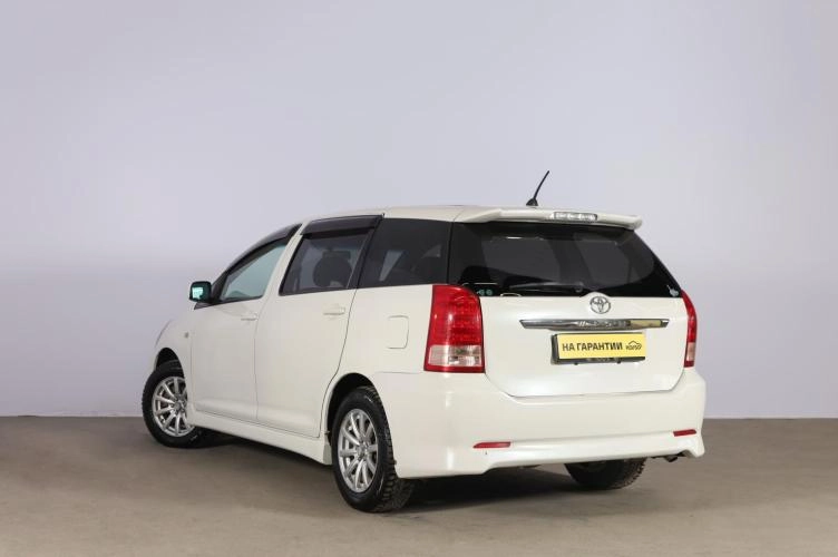 Toyota Wish 6 из 6
