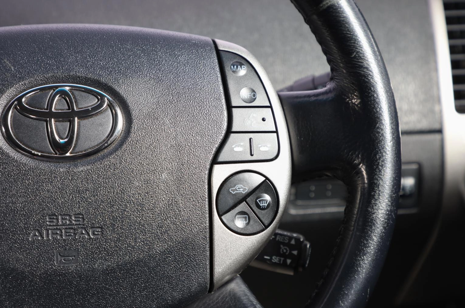 Toyota Prius 12 из 17