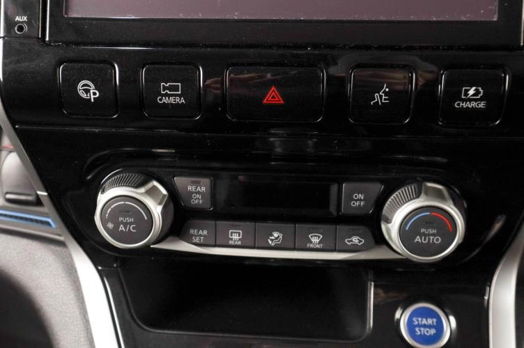 Nissan Serena 7 из 21