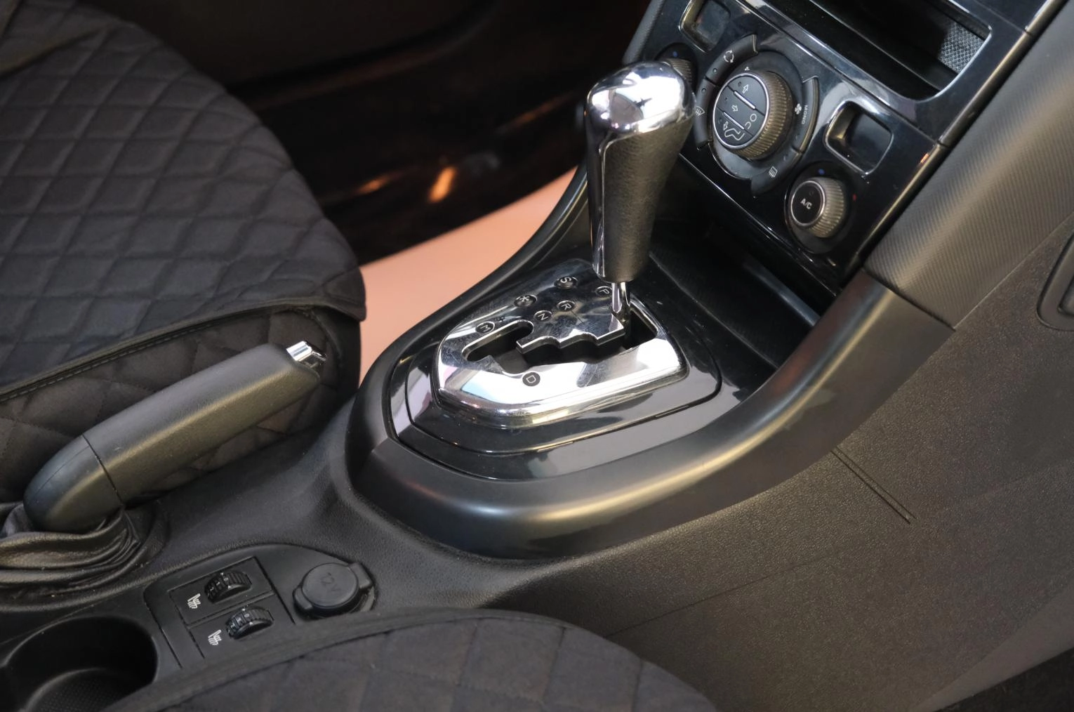 Peugeot 408 13 из 19