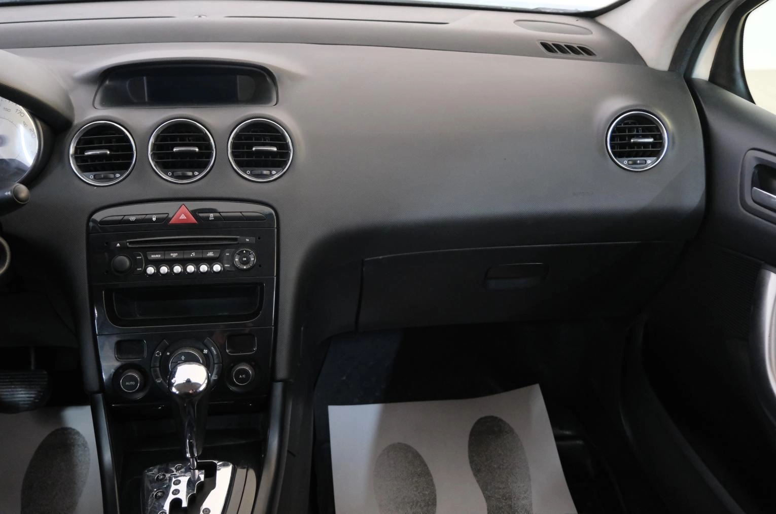Peugeot 408 15 из 19