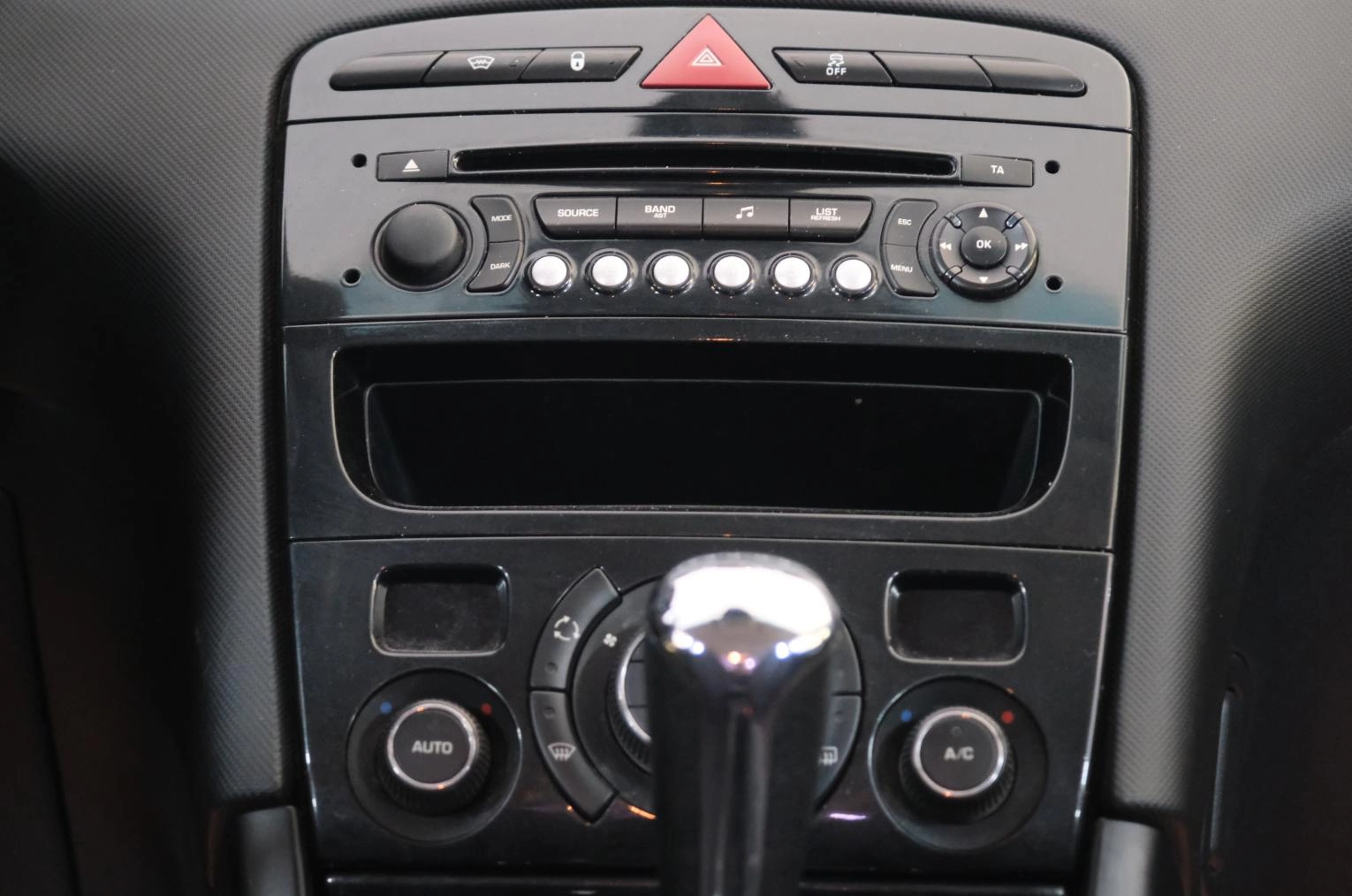 Peugeot 408 12 из 19