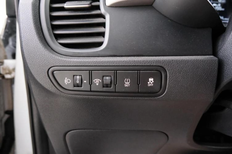 KIA Rio 19 из 22