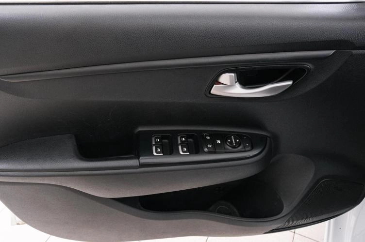 KIA Rio 20 из 22