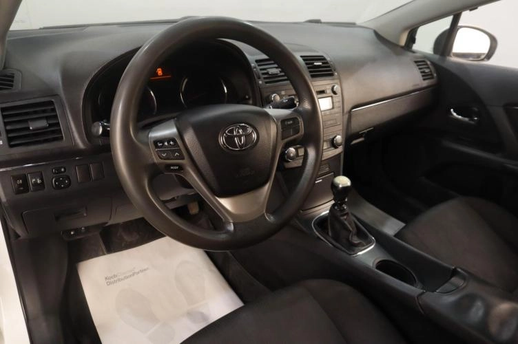 Toyota Avensis 8 из 14
