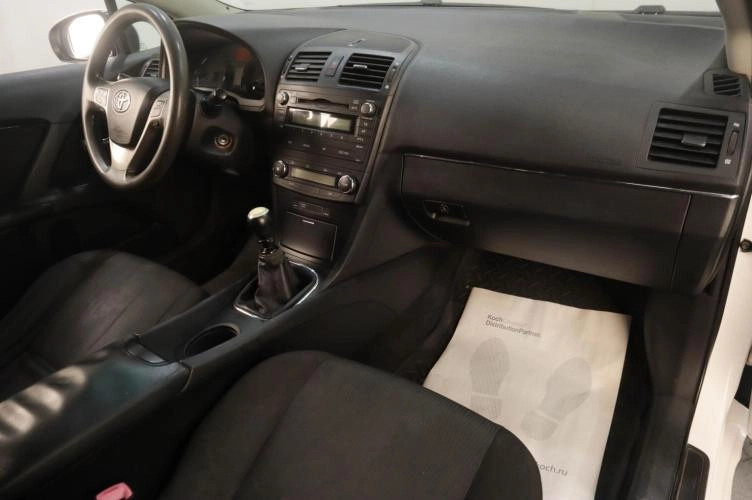 Toyota Avensis 9 из 14