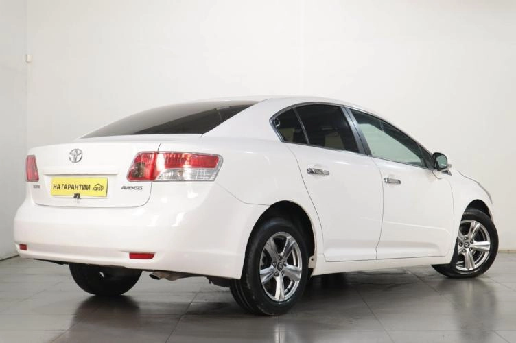 Toyota Avensis 4 из 6