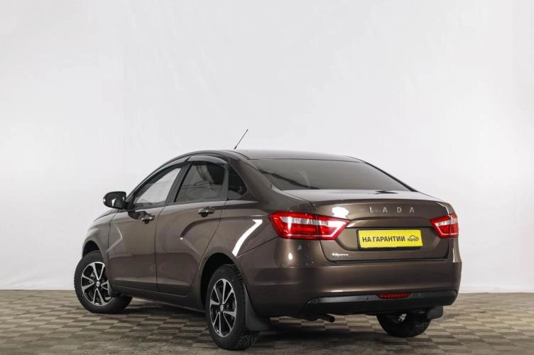 ВАЗ (LADA) Vesta 4 из 6