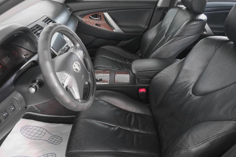 Toyota Camry 8 из 22