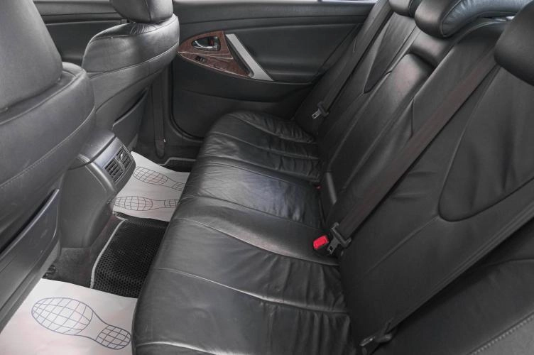 Toyota Camry 9 из 22