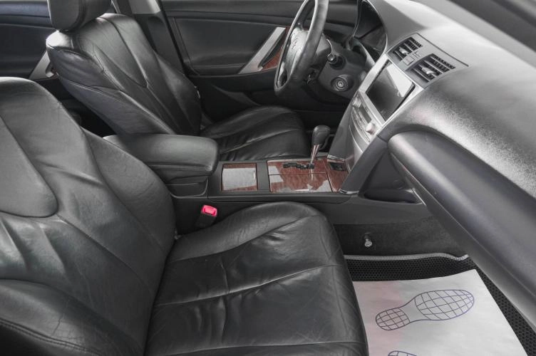 Toyota Camry 11 из 22