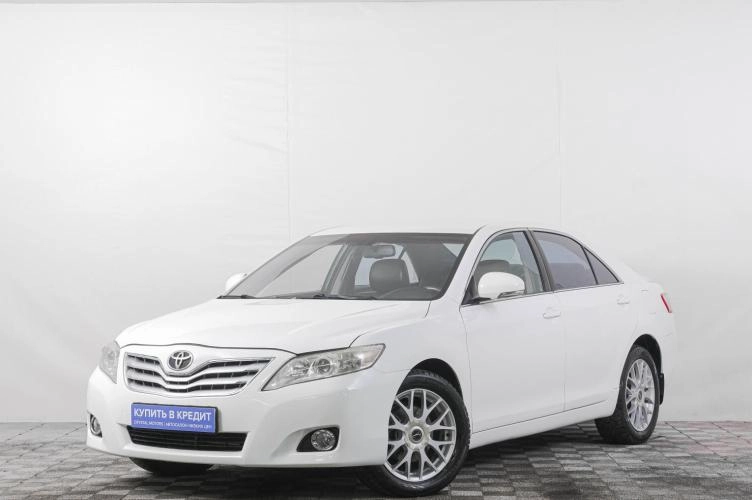 Toyota Camry 2 из 22