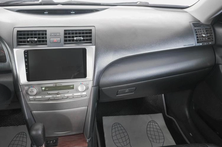 Toyota Camry 14 из 22