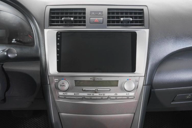 Toyota Camry 16 из 22