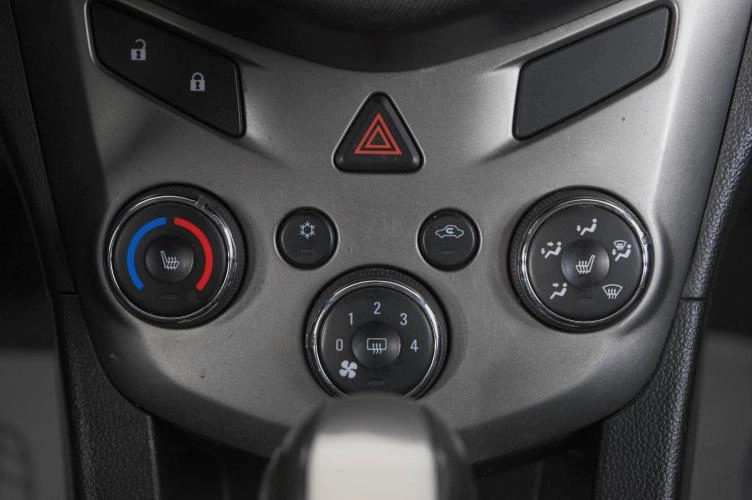 Chevrolet Aveo 18 из 21