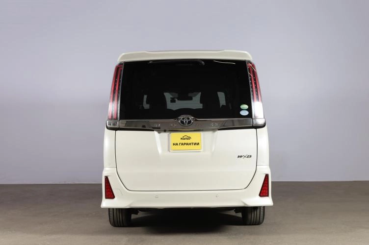 Toyota Noah 5 из 6