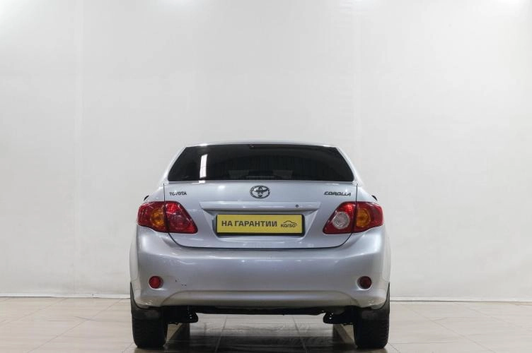 Toyota Corolla 5 из 6