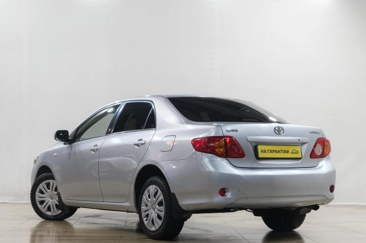 Toyota Corolla 4 из 6
