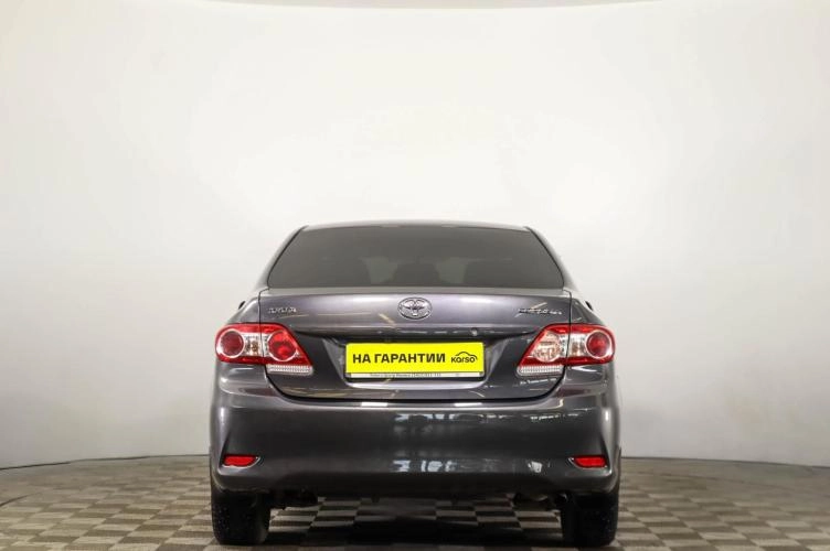 Toyota Corolla 5 из 6