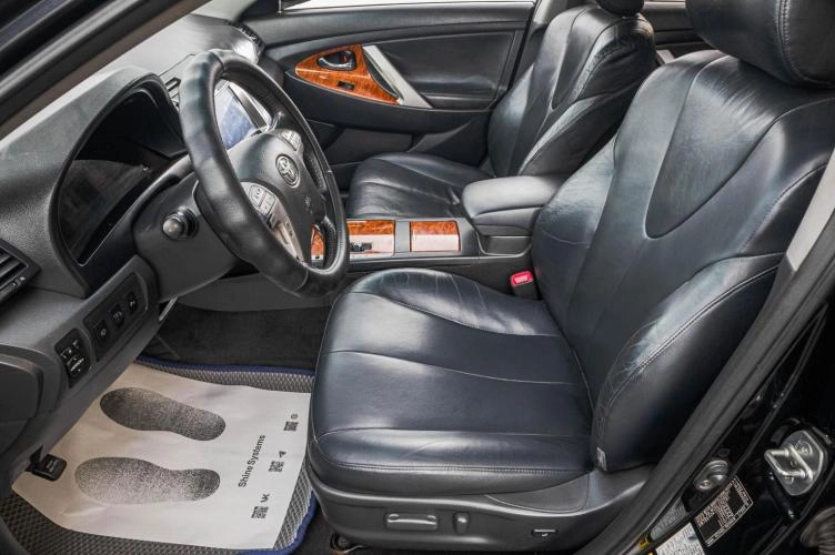 Toyota Camry 8 из 24