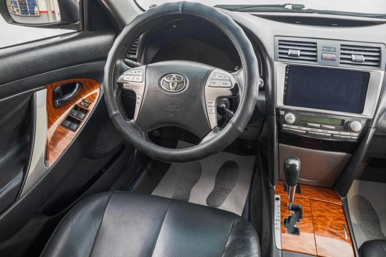 Toyota Camry 15 из 24