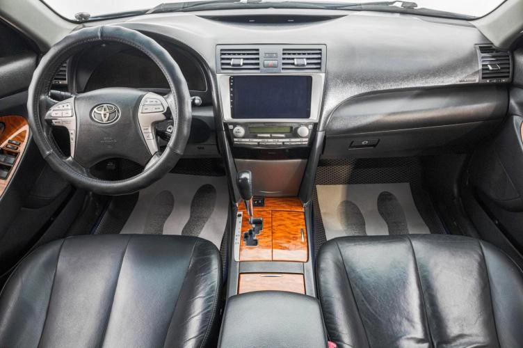Toyota Camry 7 из 24