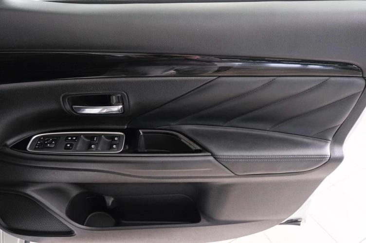 Mitsubishi Outlander 22 из 25