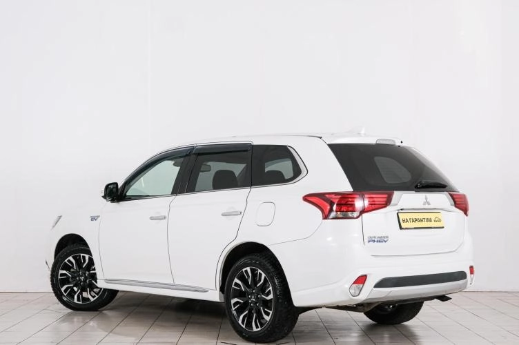 Mitsubishi Outlander 4 из 6