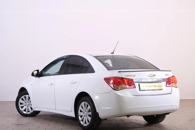 Chevrolet Cruze 4 из 6